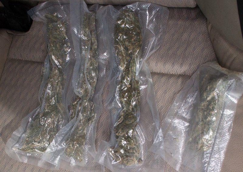 U Đurđevcu 'pala' dva dilera; policija ih zatekla s marihuanom i amfetaminima, a otkrila im i ekstazi te kokain