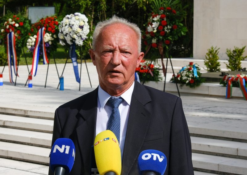[FOTO/VIDEO] Habulin: Premijerov dolazak u Brezovicu je korak prema rješavanju problema