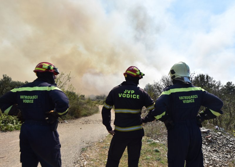 Važno upozorenje vatrogasaca: Vrlo velika je opasnost od izbijanja šumskih požara