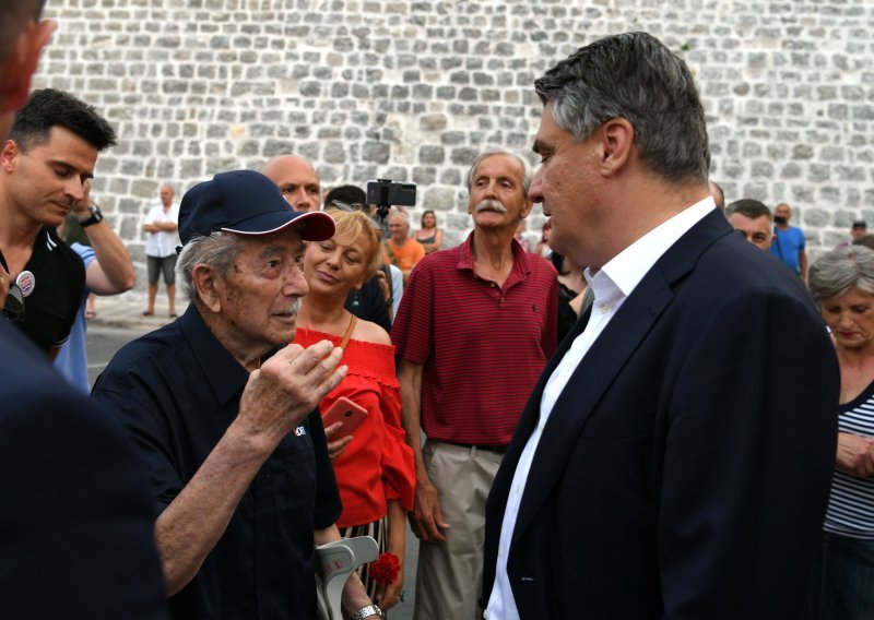 [FOTO/VIDEO] Milanović citirao svoju 'babu', održao vatreni govor o palim borcima Prvog splitskog odreda: Danas takvih ljudi više nema!