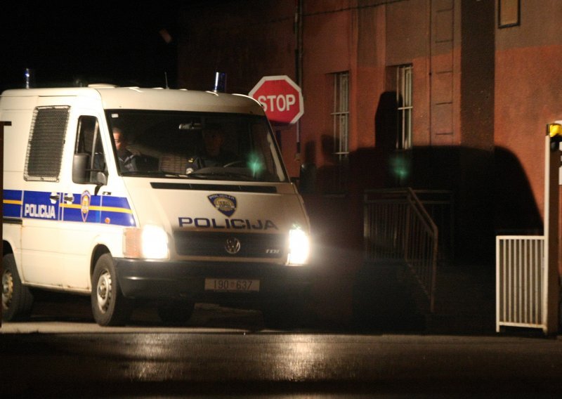 Zadarska policija u krađi zatekla muškarca kojeg love već dvije godine, s njim je bio i maloljetnik