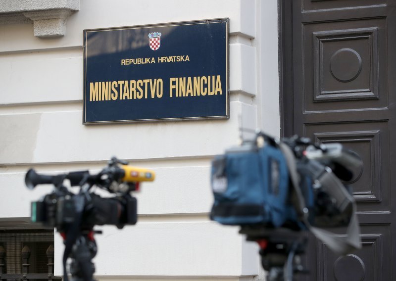 Ministarstvo financija na aukciji prodalo 600 milijuna kuna trezorskih zapisa, nešto više od planiranog