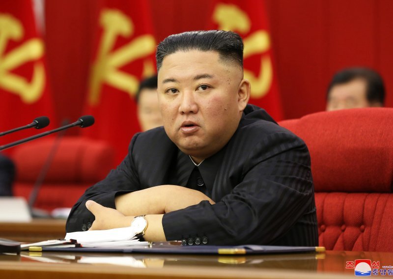 Sjeverna Koreja rekla da ne razmatra ni mogućnost kontakta sa SAD-om