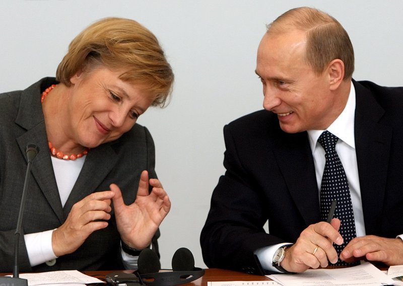 Francuska i Njemačka žele sastanak na vrhu EU-a i Rusije