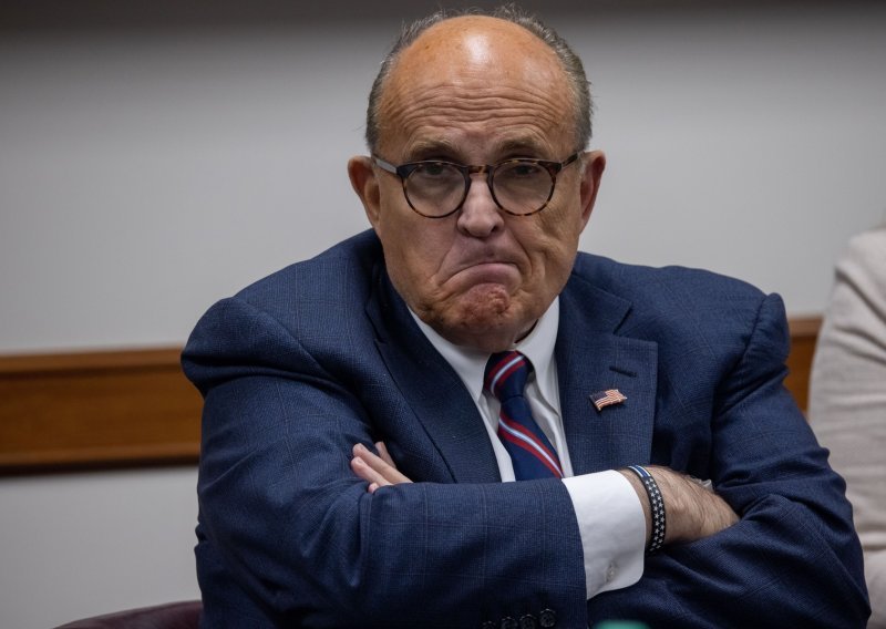 Rudyju Giulianiju oduzeta licenca za rad u pravosuđu jer je podupirao tezu da su Trumpu ukradeni izbori