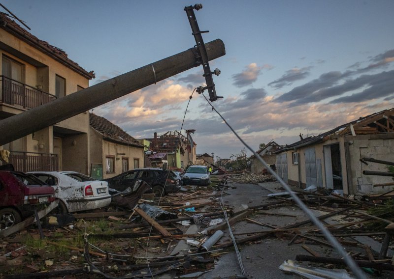 Kako je nastao češki tornado? Posložili su se svi dinamički atmosferski uvjeti...Došlo je do nastanka superćelije