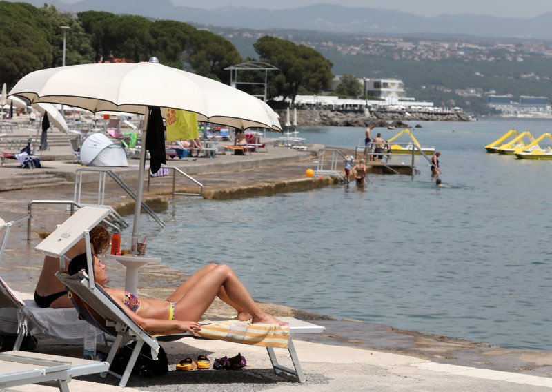 U Hrvatskoj u prvoj polovici godine 54 posto više turističkih noćenja