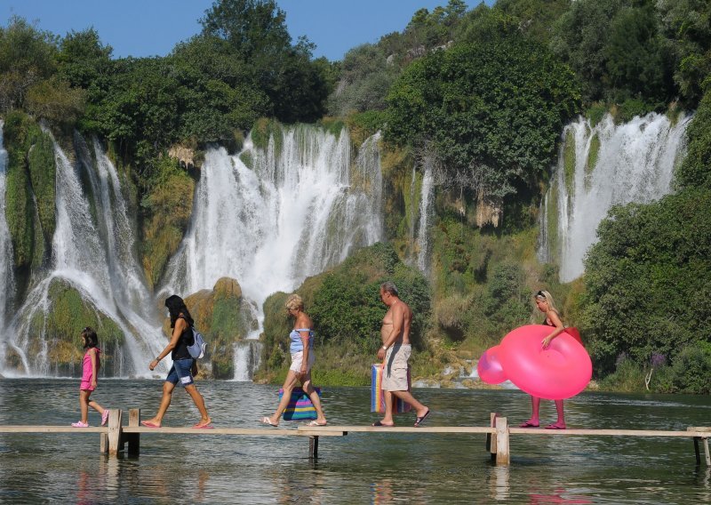 Manite se stereotipa i odmorite u Hercegovini: Uz mostarski rock i ljubuški zen slušao sam poznate priče