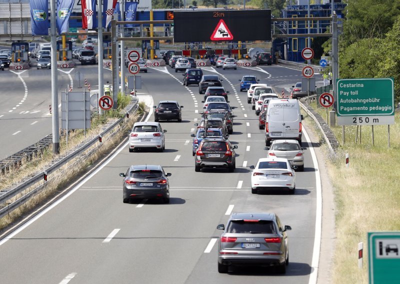 [VIDEO/FOTO] Pojačan promet na prometnicama širom Hrvatske, na graničnim prijelazima kolone, na prelazak se čeka do sat i pol