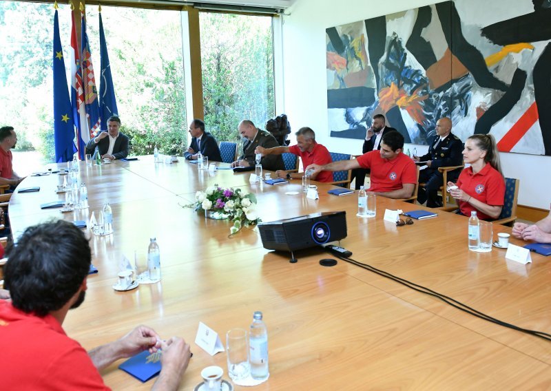 Milanović održao radni sastanak s predstavnicima HGSS-a