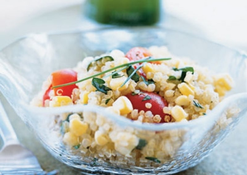 Ova brza salata od kvinoje će vas oduševiti