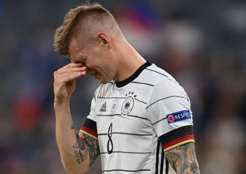 Nakon poraza od Engleske teren je napustio u suzama, a sad je jasno i zašto; Njemačka je ostala bez jednog od najvažnijih reprezentativaca