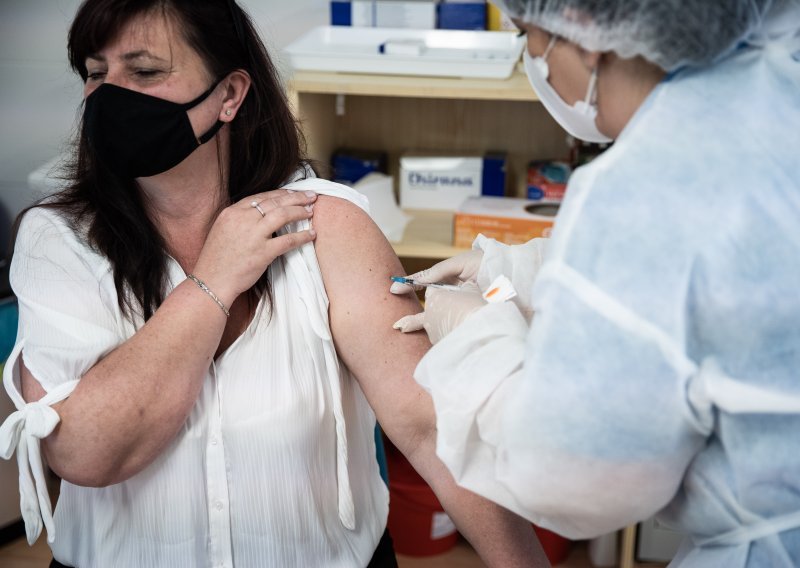 Kakav debakl: Slovaci većinu ruskog cjepiva prodali natrag Rusiji, zbog toga je pala i vlada