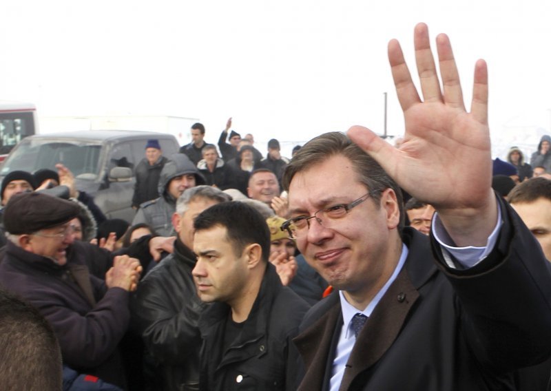 Vučić: Nadam se da Srbima neće više skandirati 'Za dom spremni'