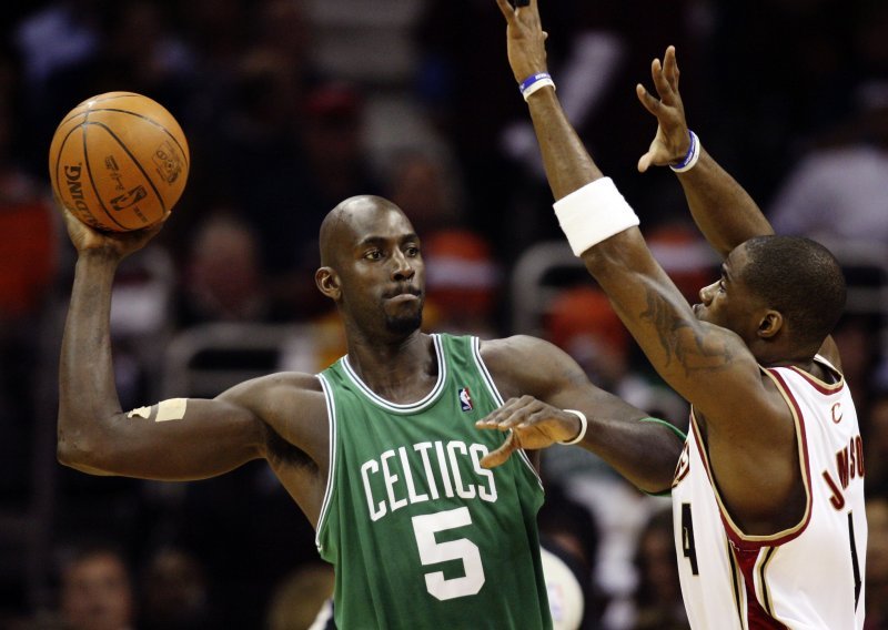 Kevin Garnett produljio s Boston Celticsima