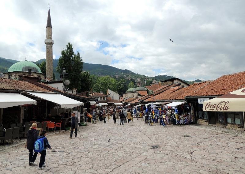 Sarajevo: Prosvjed zbog zabrane nošenja hidžaba