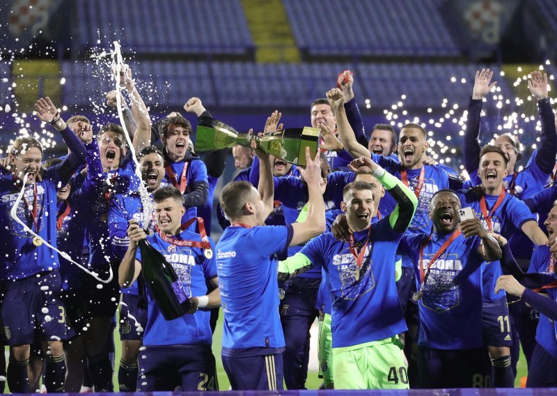 [FOTO] Ovo može samo Dinamo; Modri vodili 3:0 i imali sve u svojim rukama, pa slabašnim Islanđanima poklonili dva gola i sve zakomplicirali
