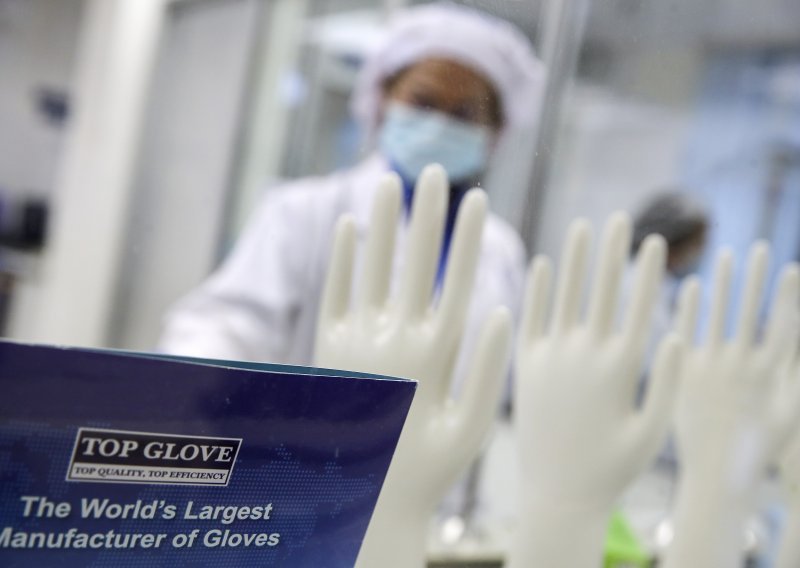Najveći svjetski proizvođač medicinskih rukavica Top Glove obustavlja proizvodnju u više od pola tvornica