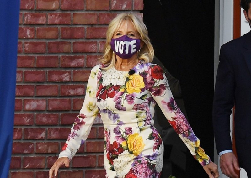 Jill Biden postala novom modnom influencericom: Sada svi žele imati haljinu poput njezine
