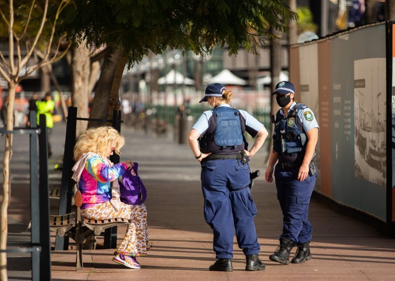Stotine policajaca na ulicama Sydneyja kontroliraju 'lockdown': 'Ne izlazite ako baš niste na to prisiljeni'
