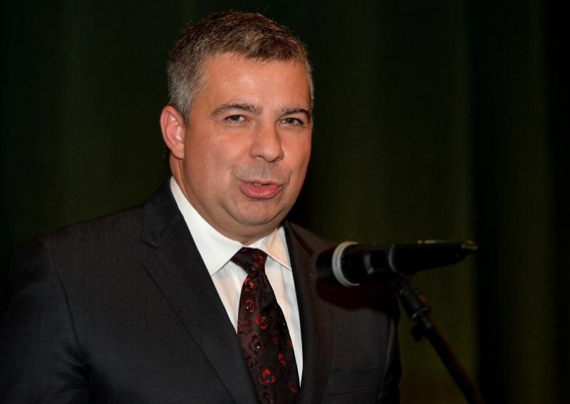 Aldott o Petroviću: Fokusirani smo na biznis, a ne političke stvari