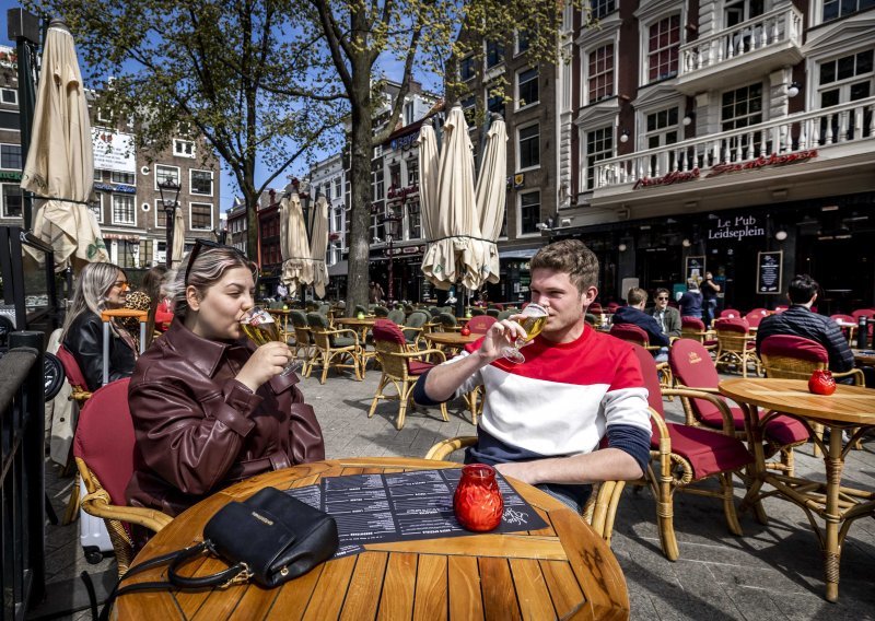 Amsterdam traži lijek za posljedice masovnog turizma, ograničava broj noćenja