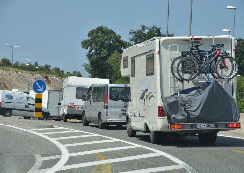 Ususret vikendu: HAK upozorava na gužve u prometu