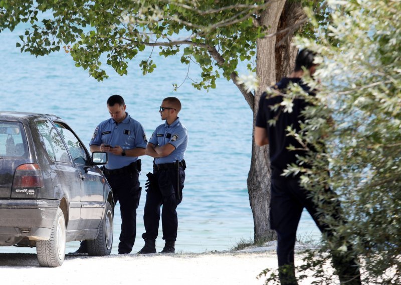 [FOTO/VIDEO] Osoba smrtno stradala na plaži u Nacionalnom parku Krka