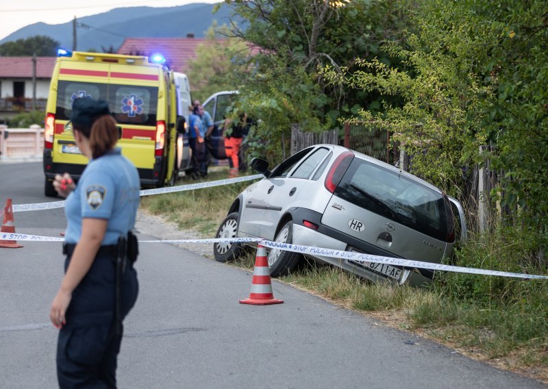 U slijetanju automobila s ceste poginula jedna osoba