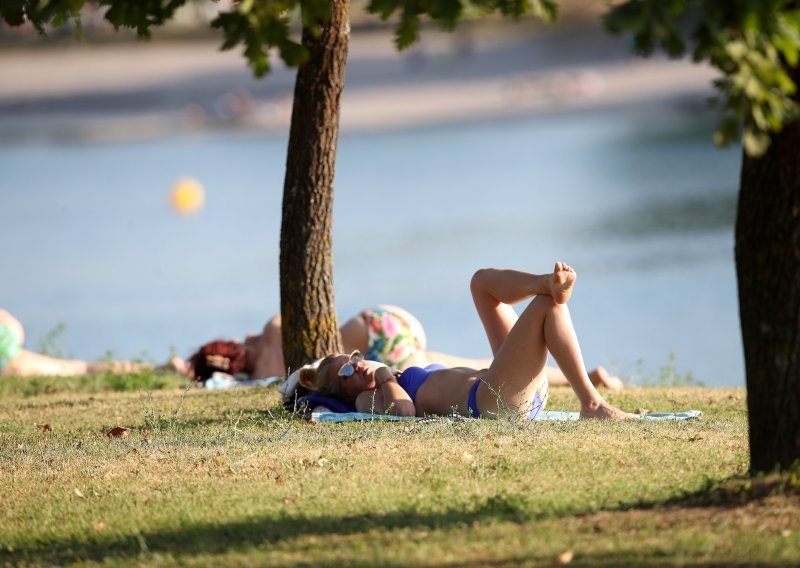 Zbog velikih vrućina, ali i nevremena, oglasili se i Hidrometeorološki zavod i Stožer civilne zaštite: Pročitajte na što posebno upozoravaju