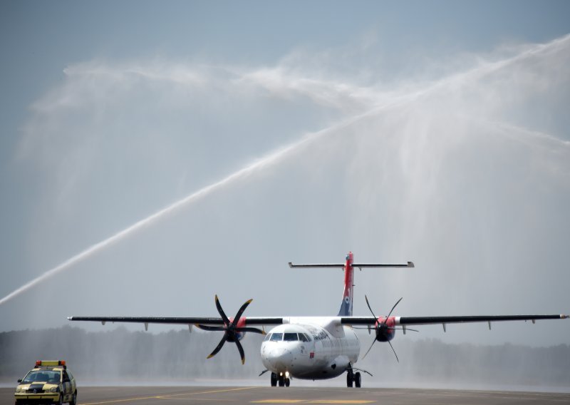 Air Serbia nakon dvije godine opet u Puli; skrenuli s putanje da bi razgledali Brijune