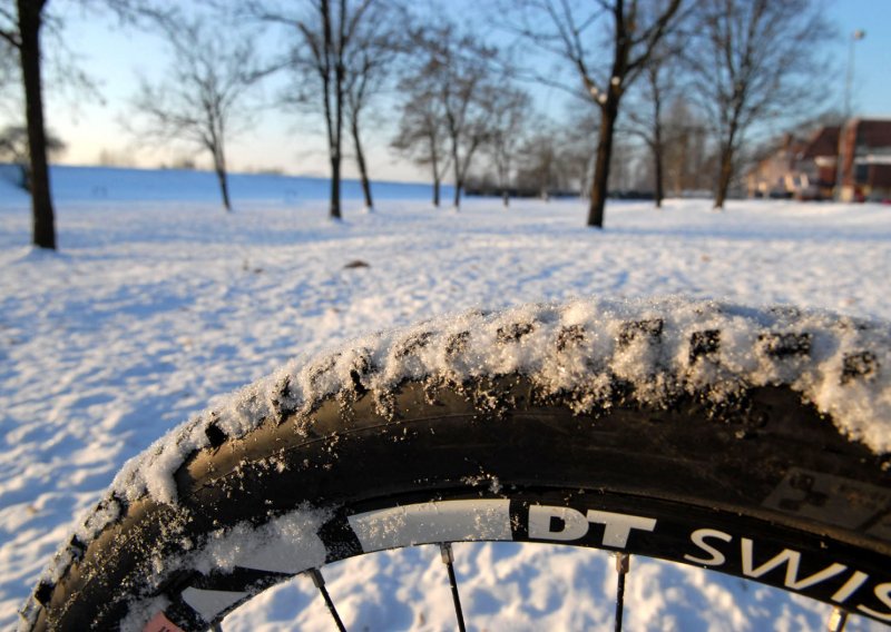 Može li se biciklom voziti po debelom snijegu? Može!
