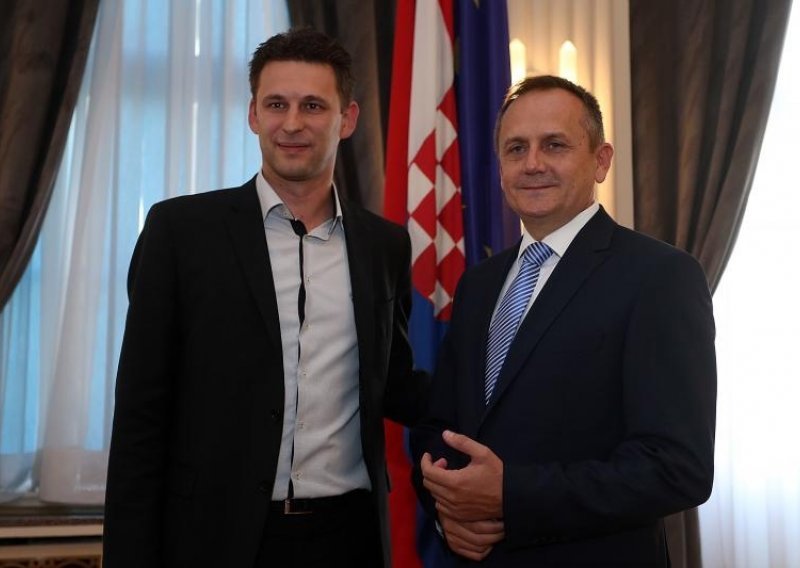 'Nećemo ići ni sa SDP-om ni s HDZ-om'