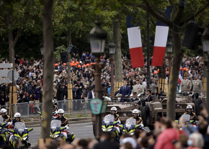Na Dan pada Bastille tisuće u Francuskoj prosvjeduju protiv cijepljenja