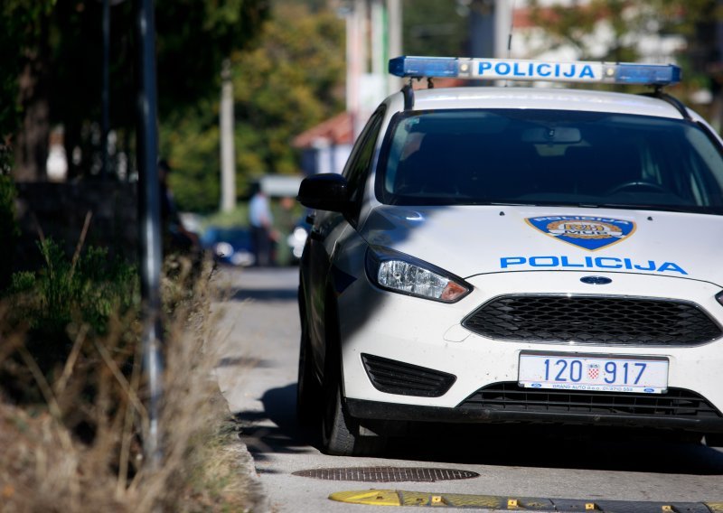 28-godišnjak iz Gline brutalno pretukao ženu u Splitu, u tijeku policijska potjera