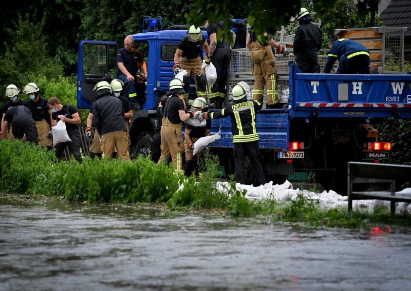 [FOTO] Broj poginulih u poplavama u Njemačkoj i Belgiji narastao na 168