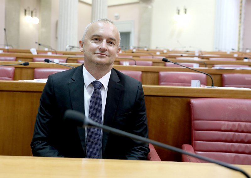 Ured europskog javnog tužitelja započeo istragu protiv gradonačelnika Nove Gradiške Vinka Grgića