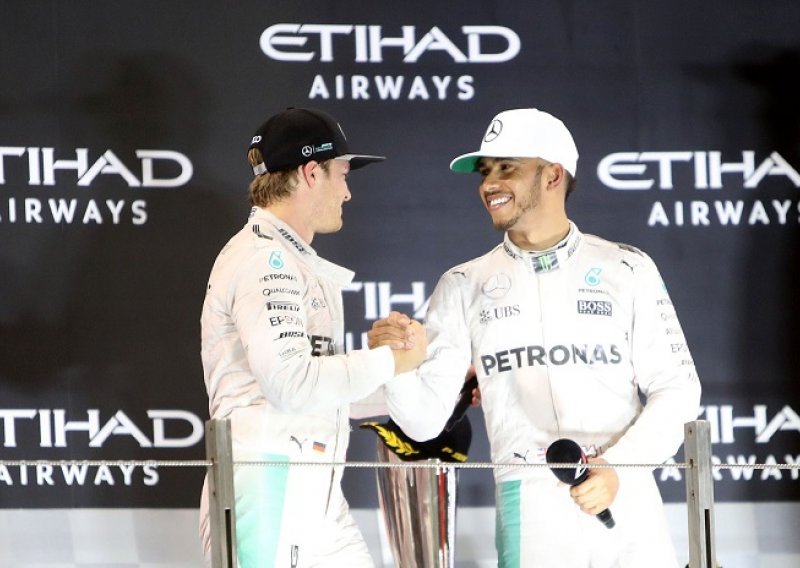 Znate što je Hamilton rekao na Rosbergovo povlačenje?