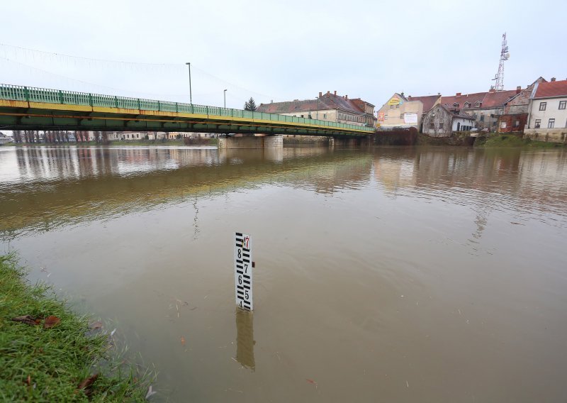 Hrvatske vode upozoravaju na moguće obilne oborine i poplave