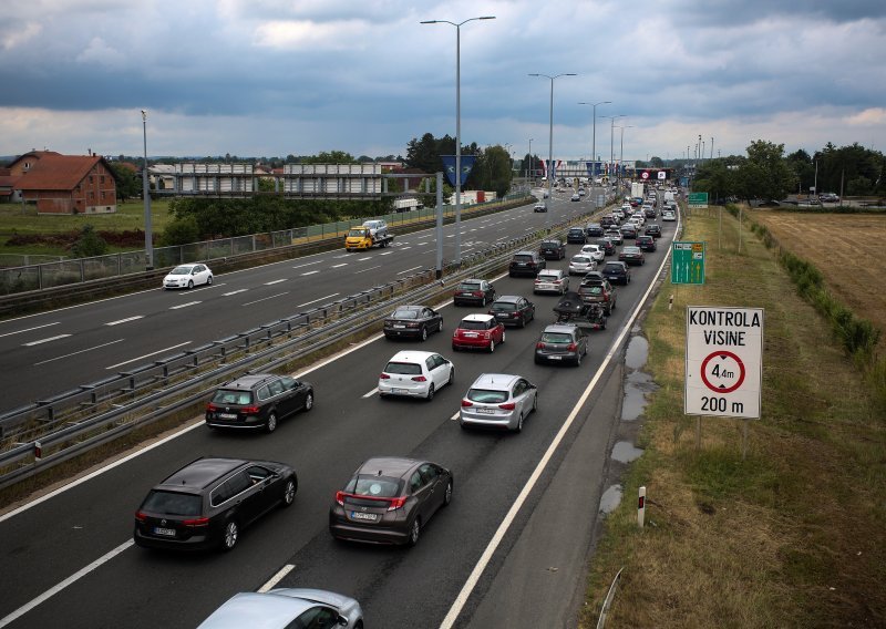 Zabrana prometa, magla, skliski kolnici... Pogledajte stanje u prometu