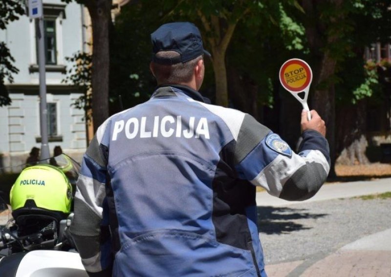 Muškarac uporno vozi iako je pod zabranom; sada je dobio 60 dana zatvora i dodatnu zabranu vožnje