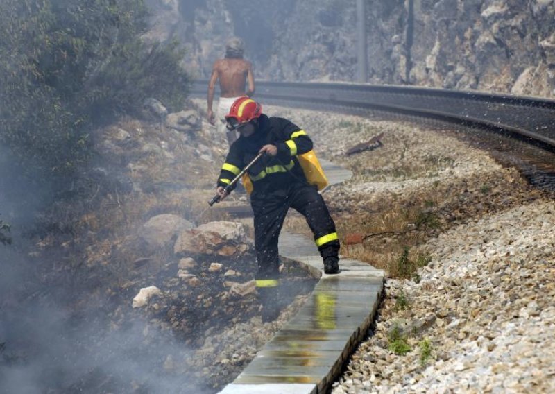 Riječki vatrogasci krive HŽ za požar kod Sušačke Drage