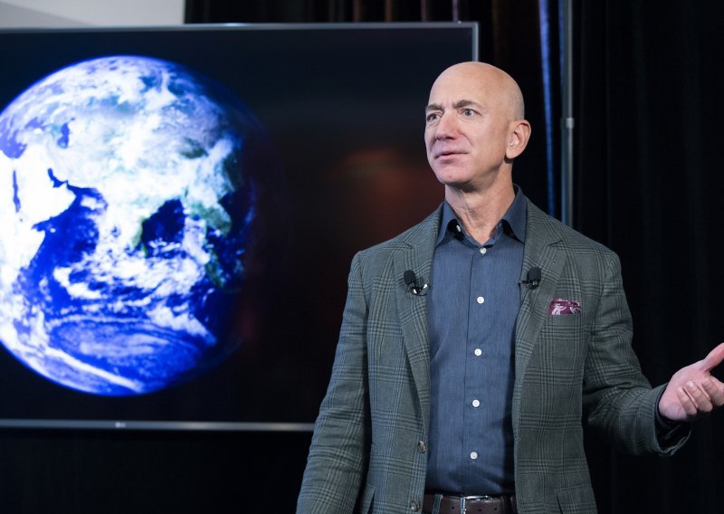 Najbogatiji čovjek na svijetu Bezos spreman za prvo putovanje u svemir: 'Uzbuđen sam, ali nisam nervozan'