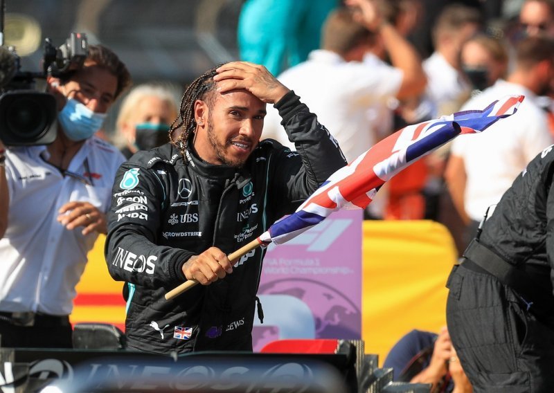 Lewis Hamilton stigao je do novih rekorda u Formuli 1, a tek jedna pobjeda ga dijeli od pothvata za koji su svi bili uvjereni da ga je nemoguće ostvariti