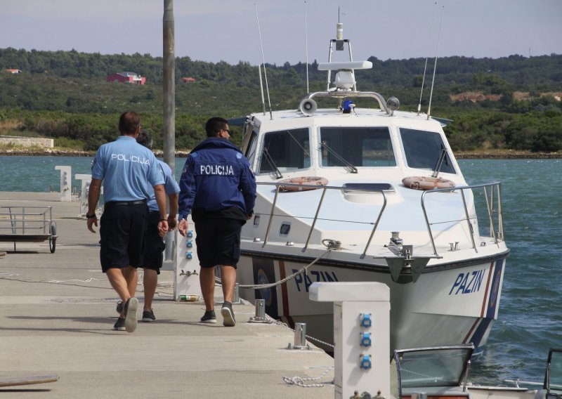 Slovenac zatekao nepoznatog muškarca kako mu usred noći prekopava stvari u kampu kod Poreča; gosti su ga sami zadržali do dolaska policije