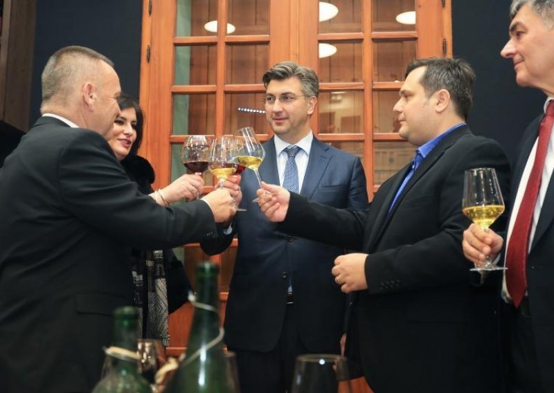 Pogledajte kako se premijer Plenković proveo na otvaranju Muzeja okusa
