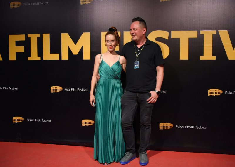 Održana premijera filma 'Zora' u Puli: Lijepa Helena Minić Matanić ukrala pozornost u efektnoj haljini
