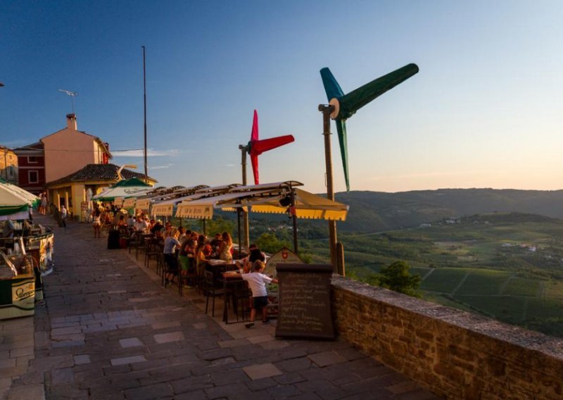 Tradicionalan doček ususret 17. Motovun film festivalu