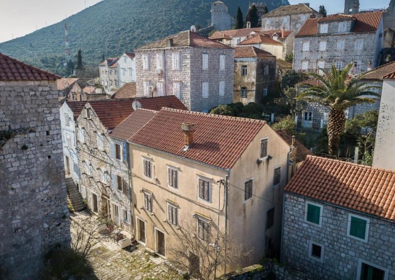 [FOTO] Ne morate čekati dovršetak Pelješkog mosta da biste uživali u luksuzu koji nudi taj poluotok. Pogledajte 10 apartmana koji su se najviše svidjeli gostima na Pelješcu