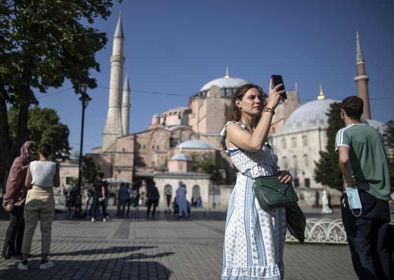 UNESCO traži od Turske izvješće o očuvanosti Aja Sofije, brinu ih posljedice pretvaranja u džamiju
